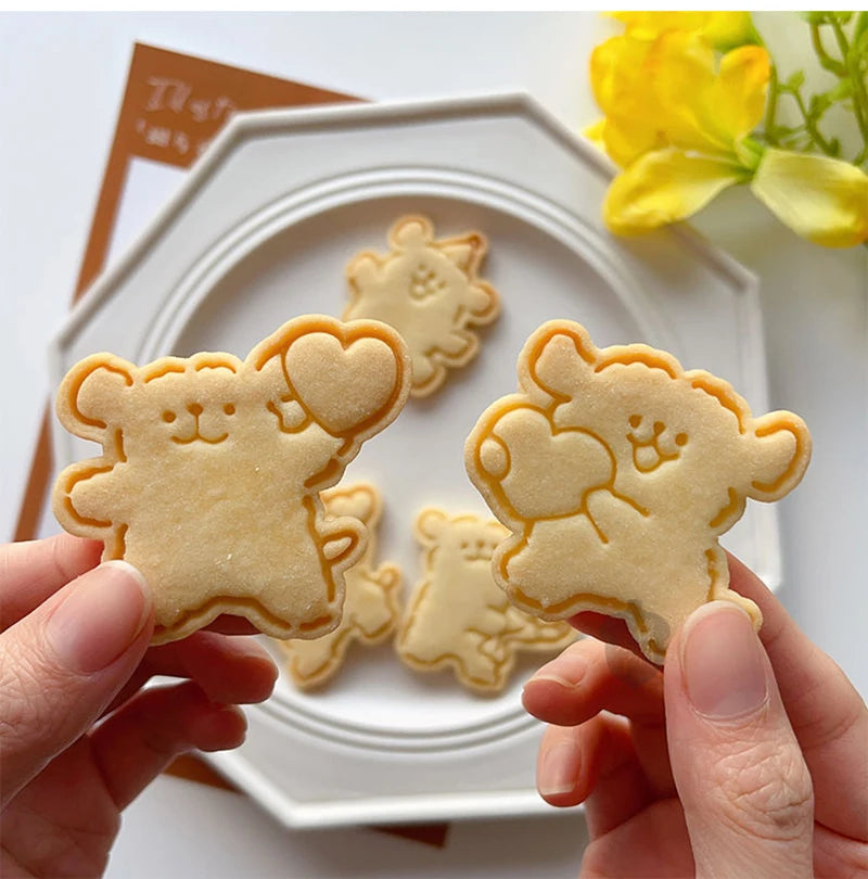 Bear-Shaped Fondant & Cookie Cutter – Fun Baking Tool for Kids, Perfect for Cake Decorating & Sugarcraft.