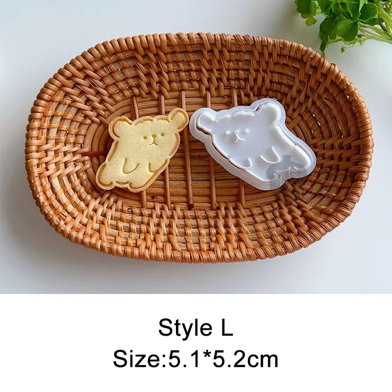 Bear-Shaped Fondant & Cookie Cutter – Fun Baking Tool for Kids, Perfect for Cake Decorating & Sugarcraft.