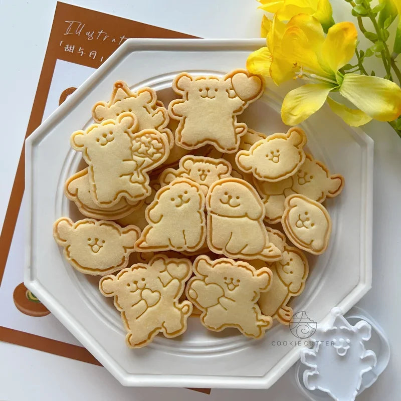 Bear-Shaped Fondant & Cookie Cutter – Fun Baking Tool for Kids, Perfect for Cake Decorating & Sugarcraft.