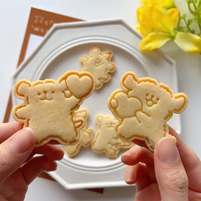 Bear-Shaped Fondant & Cookie Cutter – Fun Baking Tool for Kids, Perfect for Cake Decorating & Sugarcraft.