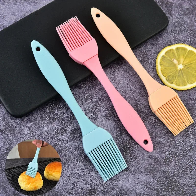 Heat-Resistant Silicone Basting Brush – Perfect for BBQ, Baking, Butter, and Marinades, Easy to Clean Kitchen Tool.