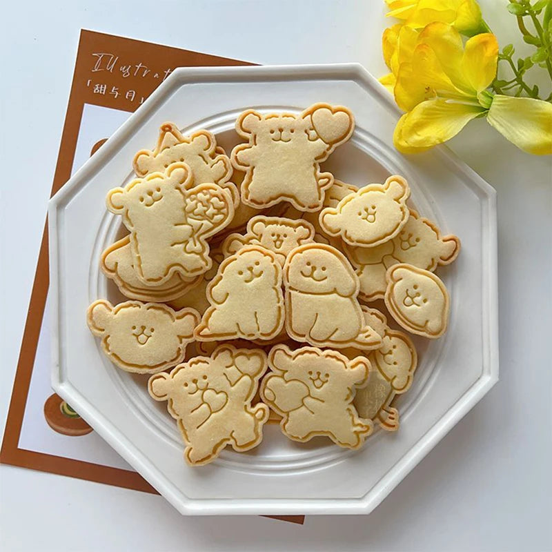 Bear-Shaped Fondant & Cookie Cutter – Fun Baking Tool for Kids, Perfect for Cake Decorating & Sugarcraft.