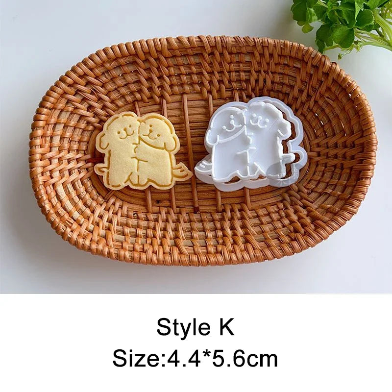 Bear-Shaped Fondant & Cookie Cutter – Fun Baking Tool for Kids, Perfect for Cake Decorating & Sugarcraft.