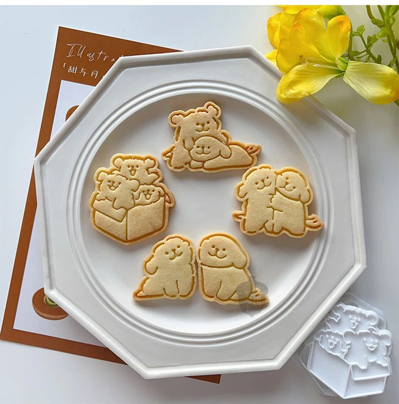 Bear-Shaped Fondant & Cookie Cutter – Fun Baking Tool for Kids, Perfect for Cake Decorating & Sugarcraft.