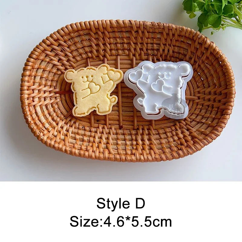 Bear-Shaped Fondant & Cookie Cutter – Fun Baking Tool for Kids, Perfect for Cake Decorating & Sugarcraft.