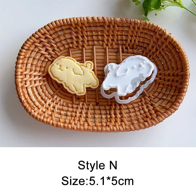 Bear-Shaped Fondant & Cookie Cutter – Fun Baking Tool for Kids, Perfect for Cake Decorating & Sugarcraft.